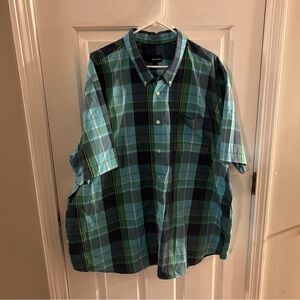 Men’s Basic Editions button up short sleeve shirt